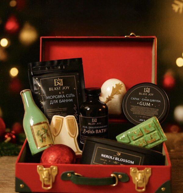 изображение_viber_2025-11-27_22-50-06-098 Подарунковий набір «Winter Luxe Suitcase»